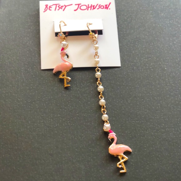 Betsey Johnson Gold Tone Holiday Whimsy Flamingo Santa Mismatch Drop Earrings - Picture 2 of 11